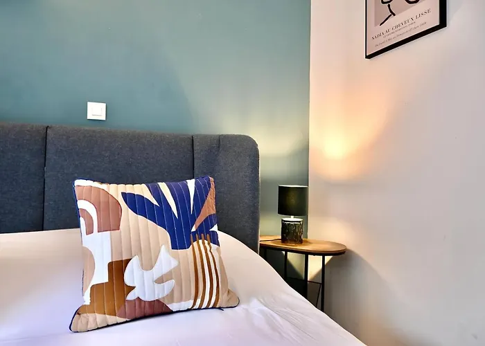 شقة Proche Centre Avec Terrasse *